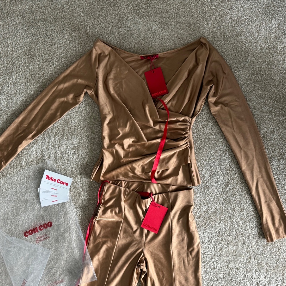 Clothes - Picture 3 of 4